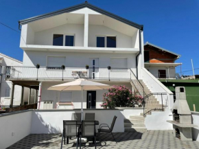 Apartment in Pirovac with balcony, air conditioning, Wi-Fi (4717-2)